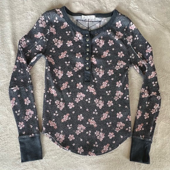 NWOT We The Free Black and Pink Floral Long Sleeve Top - Picture 2 of 8